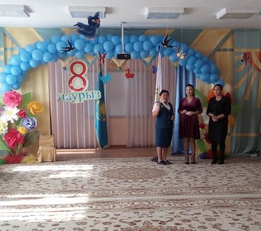 КМҚК "№78 бөбежай-балабақша"  "Алтын ұя"  Бастауыш партия ұйымы. Партия мүшелігіне жаңадан қабылданған қызметкерлерге партиялық билетін ұсыну жиналысы.